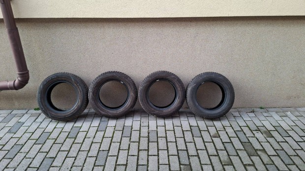 Gumiabroncs n�gy�vszakos gumi 175/70 R14 Laufenn