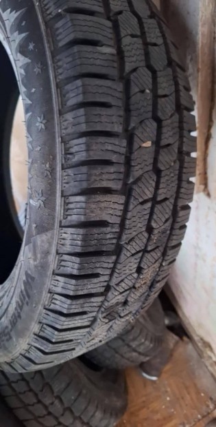 Gumiabroncs tli 205/65 16c