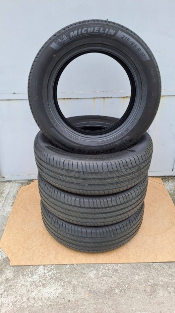 Gumiabroncsok 215/65R17