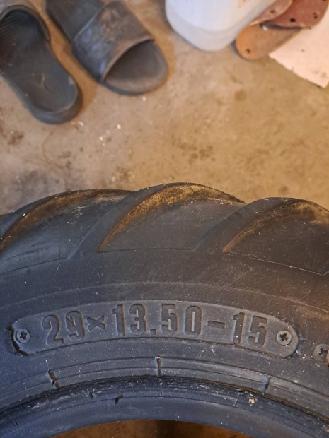 Gumik eladók 29x13.5-15 jó állapotú 0630 5083842