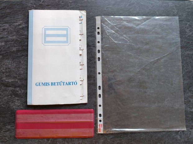 Gumis betűtartó, kivágott betűkkel, betűsínnel