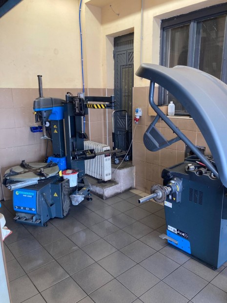 Gumiszerel� seg�d