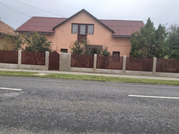Gyál, Gyálliget, 143 m2-es, családi ház, 6 szobás, jó állapotú