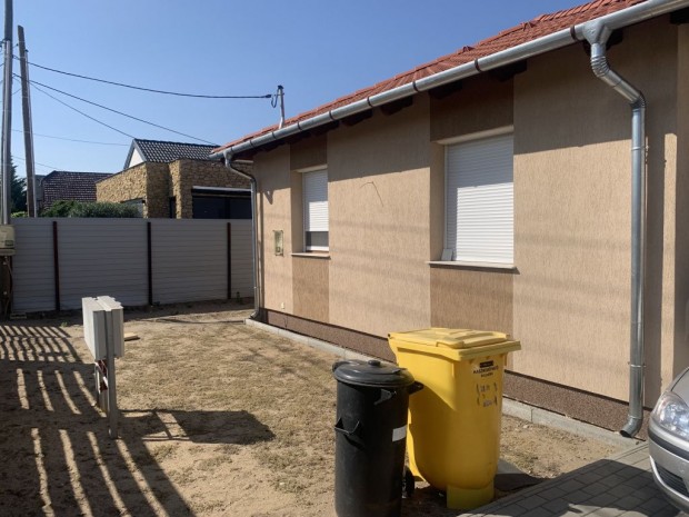 Gy�l, Juh�sz Gy. utca, 120 m2-es, csal�di h�z, 4 szob�s, kiv�l�