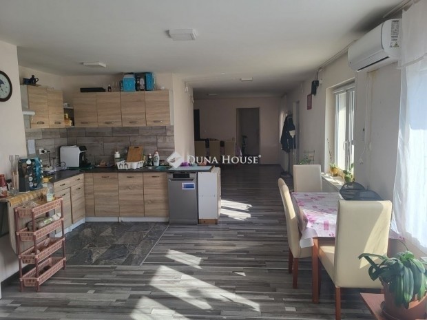 Gy�li 80 nm-es h�z elad�