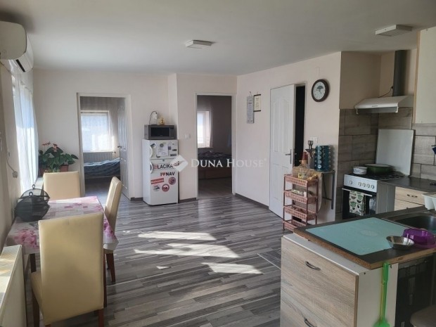 Gy�li 80 nm-es h�z elad�