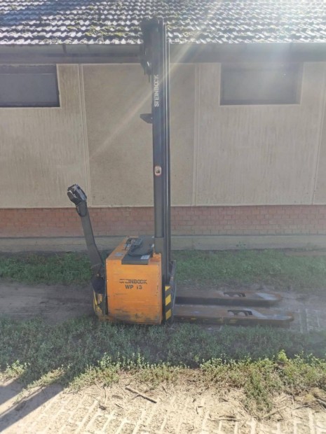 Gyalog kiséretű targonca