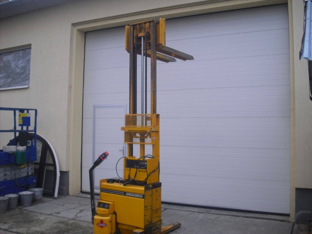 Gyalogkiséretü targonca Jungheinrich 24V-os