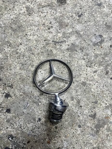 Gyri 124 Mercedes csillag emblma 