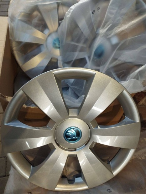 Gyri 15" Skoda dsztrcsa garnitra j