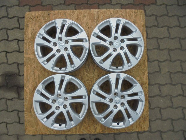 Gyri 17-es ( Vivaro ,Jampy,Expert Proace) alufelni elad