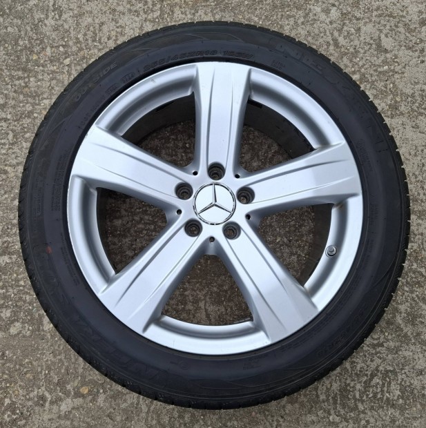 Gyri 18"-os Mercedes-Benz alukerk garnitra.