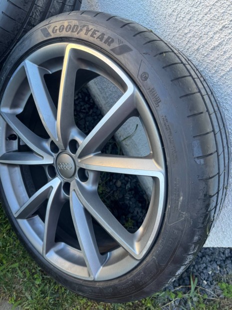 Gyári 19-és Audi sport titán felni 5x112