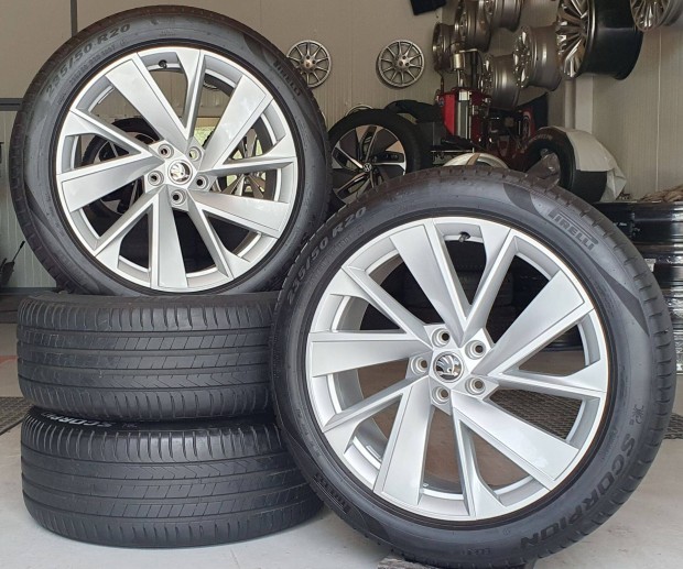 Gyári 2 széles Skoda Enyaq - Elroq alufelni 235/50 - 245/45 R20 nyári