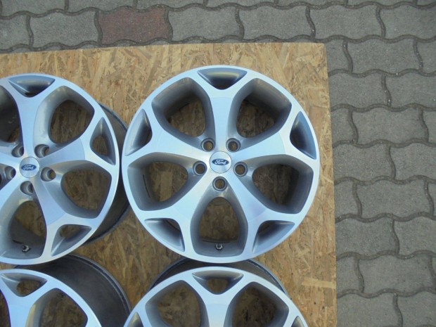 Gyári 5 x 108-as újszerű Bi-Color alufelni eladó