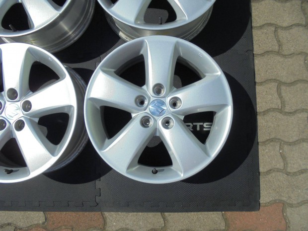 Gyári 5 x 114.3-as Vitara /SX4-es alufelni eladó