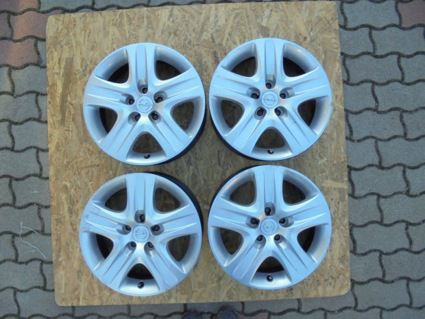 Gyri 5 x 115-s Struktur lemezfelni dsztrcsval elad