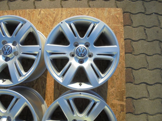 Gyári 5 x 120-as Amarok alufelni mint az új eladó
