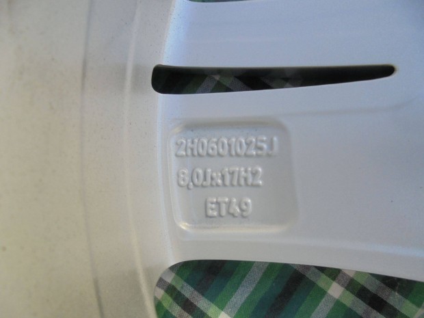 Gyári 5 x 120-as Vw alufelni kitűnő állapotban eladó