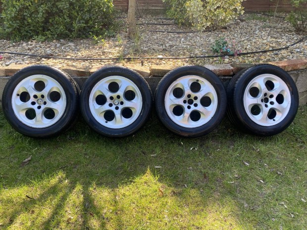 Gyári Alfa Romeo 5x98 147 156 205/55r16 nyári gumikkal 40e/4db