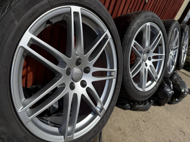 Gy�ri Audi 20"-os Performance alufelni szett