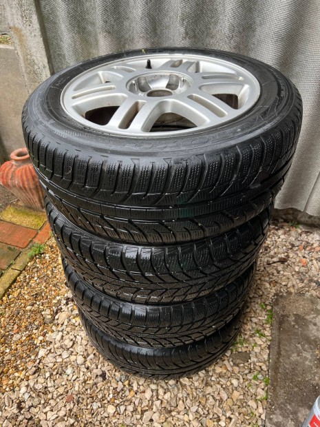 Gy�ri Audi A3 (8L/8P) 16" alufelni garnit�ra t�li gumikkal Elad�