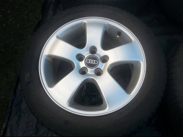 Gyri Audi A3 alufelni 205/55R16 Michelin tli gumival