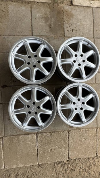 Gyári Audi A8 D2 8X18 ET48 Swing