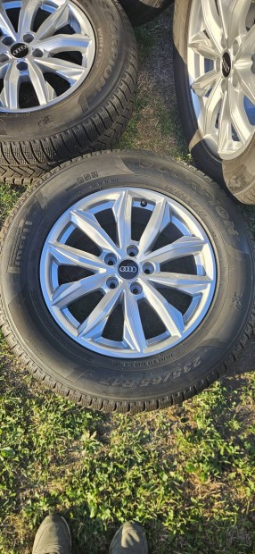 Gyári Audi Q5 alufelni garnitúra téli gumival