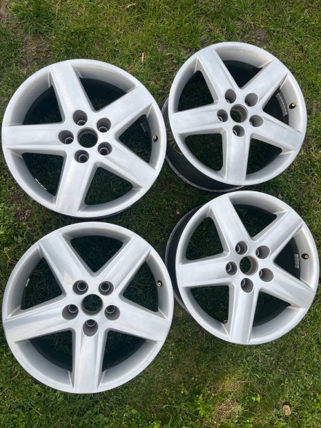Gy�ri Audi S3/A3 haszn�lt alufelni garnit�ra M�retei Lyukoszt
