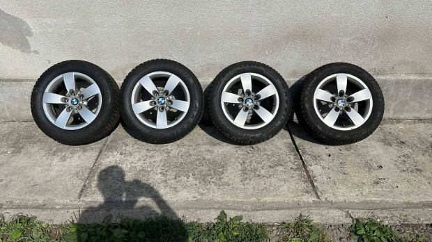 Gyári BMW E60 16" felni 2024-es téli gumival