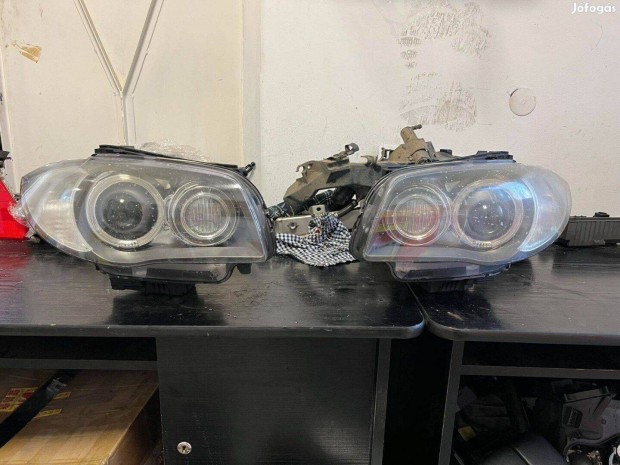 Gyári BMW E87 kanyarkövető xenon fényszóró