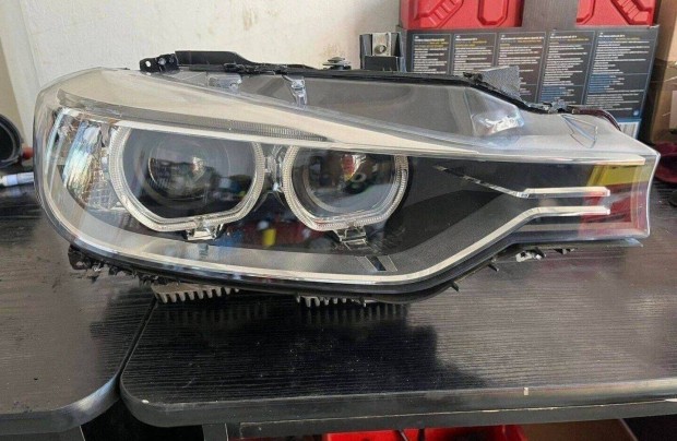 Gyári BMW F30 adaptív kanyarkövető xenon fényszóró