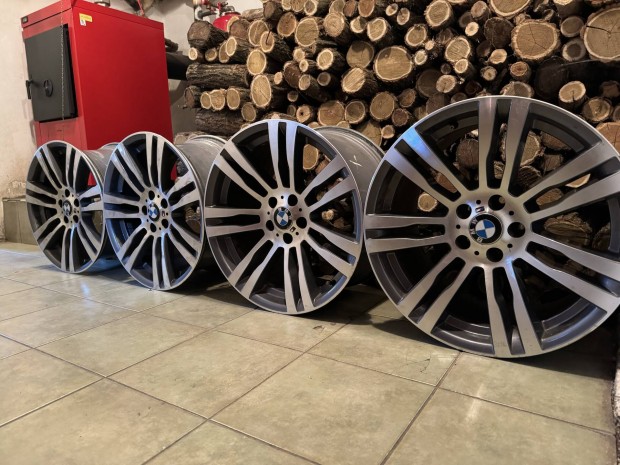 Gyári Bmw X5 20" M-es alufelni.
