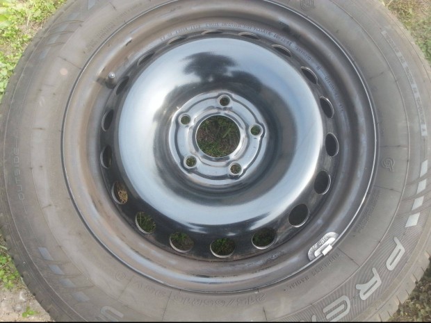 Gyári Dácia Duster lemezfelni 215/65R16 nyári gumival szenzorral