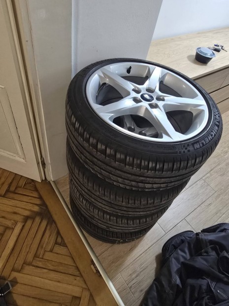 Gyri Ford 18 coll kerekek