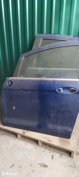 Gyári Ford B Max bal első ajtó rányitátos sérüléssel olcsón eladó