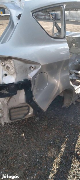 Gyári Ford C-Max Jobb hátsó sárvédő