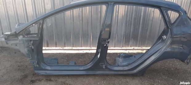 Gyári Ford Fiesta mk7 bal hátsó negyed küszöb oldal koszorú sárvédő ta