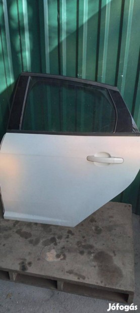 Gyári Ford Focus MK3 bal hátsó ajtó ötajtós kivitel