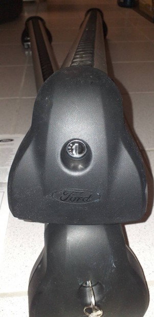 Gyri Ford Focus kombi tetcsomagtart 2010-2017