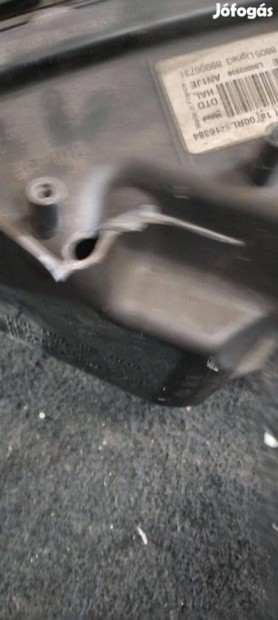 Gyári Ford Mondeo MK5 jobb első halogén fényszóró fül sérült