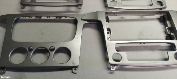 Gyári Ford Mondeo mk4 rádiókeret rádió keret szépséghibás