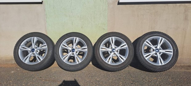 Gyári Ford alufelni 16" M+S gumikkal eladó