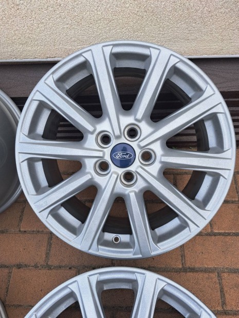 Gyri Ford alufelni 17" 5x108 (gumival is)