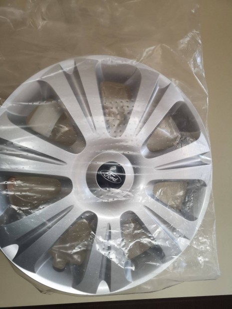 Gy�ri Ford d�szt�rcsa