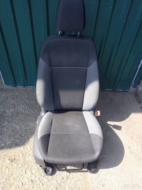 Gyári Ford focus MK3 jobb első ülés