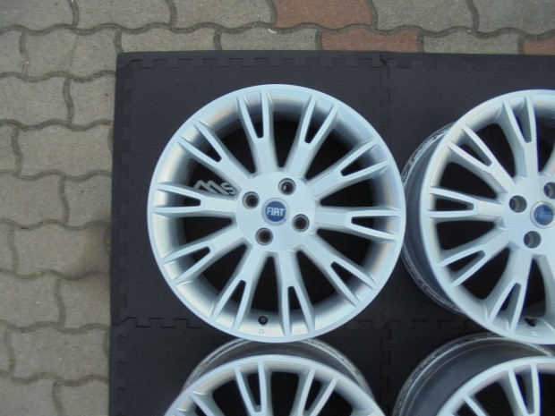 Gyri Grande Punto 17-es alufelni elad