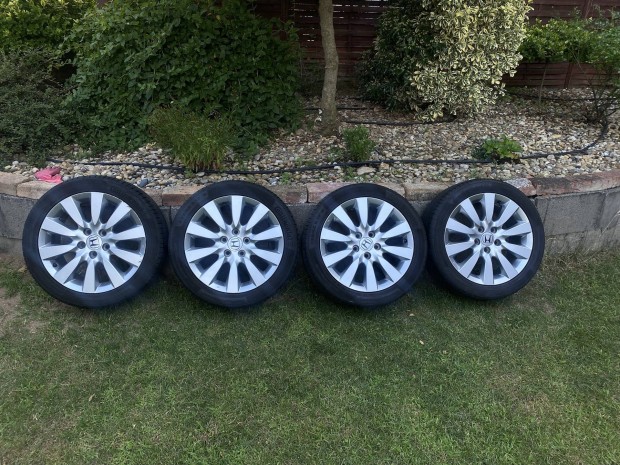 Gyári Honda Civic 5x114.3 225/45r17gumikkal 140e/4db