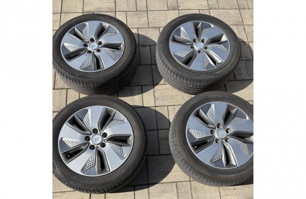 Gyári Hyundai Kona alufelni 5x114,3 + nyári gumi 215/55 R17 Nexen
